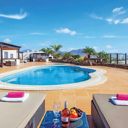 Playa Blanca Sleeps 10 Pool Air Con Wifi *