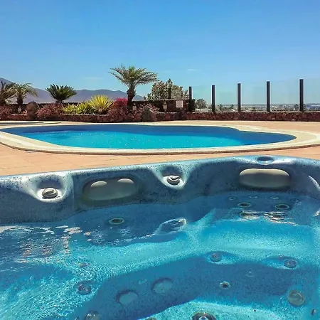 Playa Blanca Sleeps 10 Pool Air Con Wifi Willa