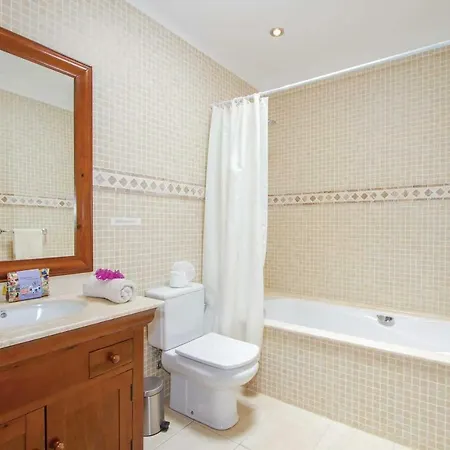 Playa Blanca Sleeps 10 Pool Air Con Wifi Willa